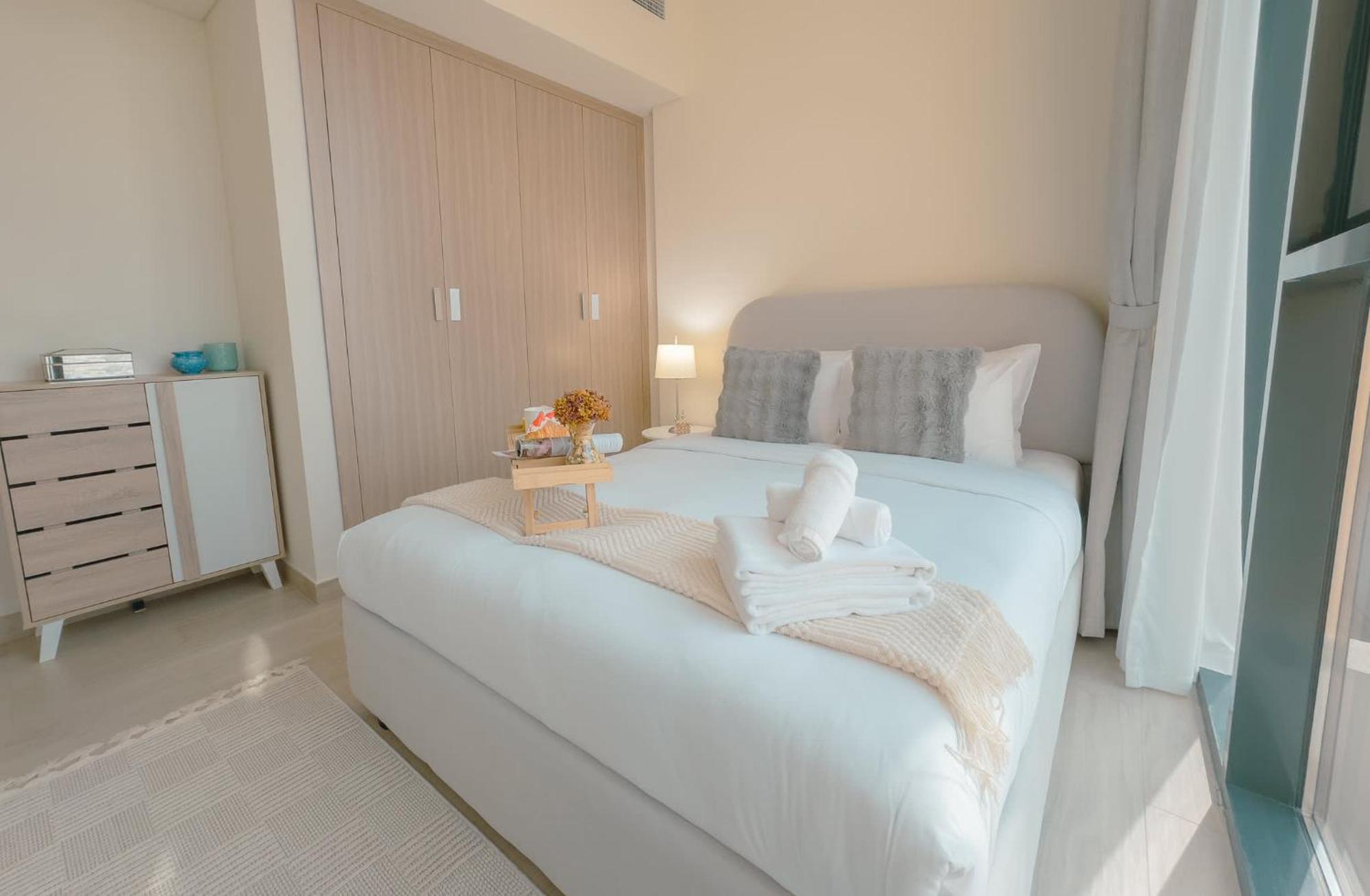 Airstay - Serene 1br - Community & Pool Views - Monthly Offer Available * Dubai