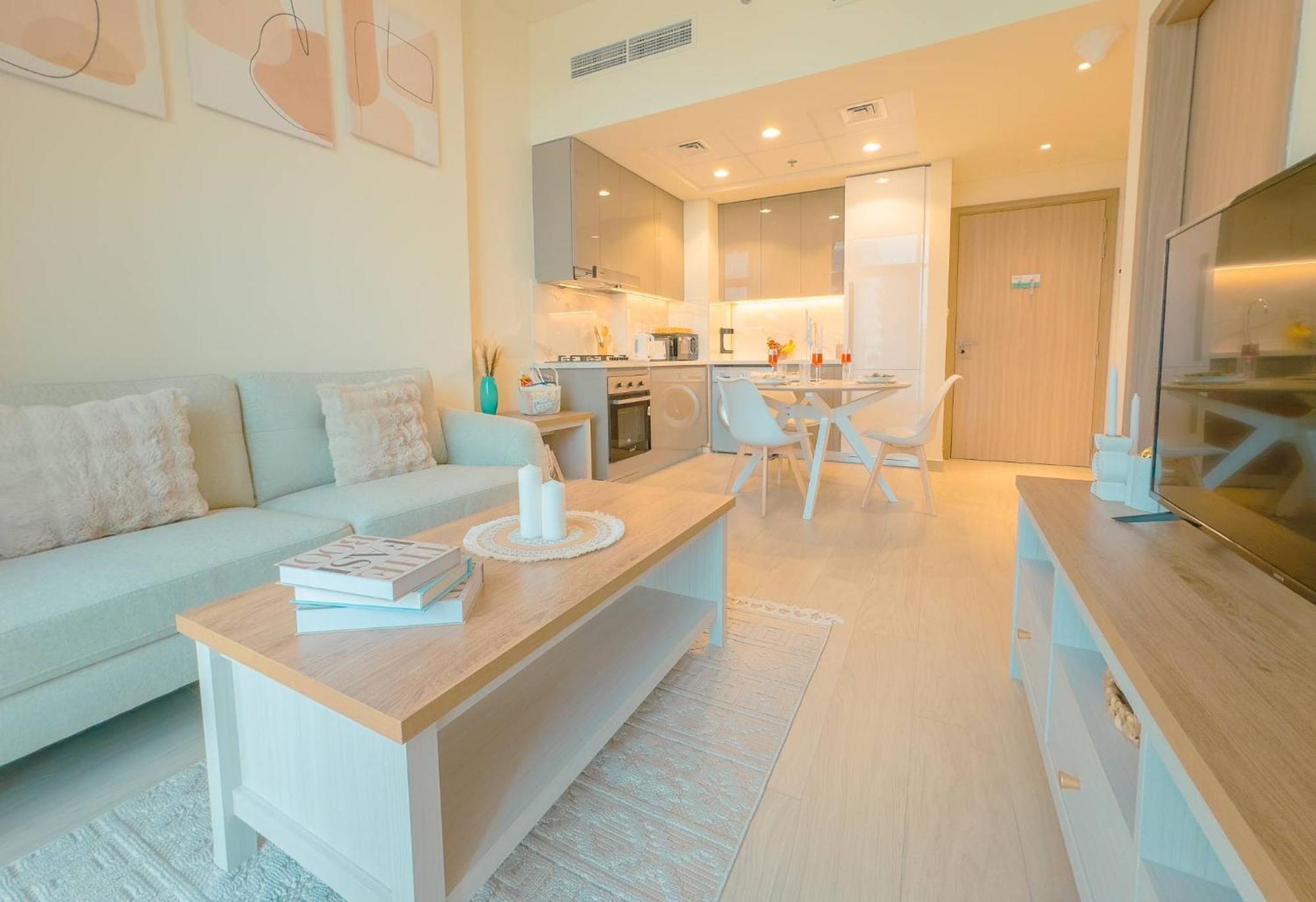 Apartment Airstay - Serene 1br - Community & Pool Views - Monthly Offer Available