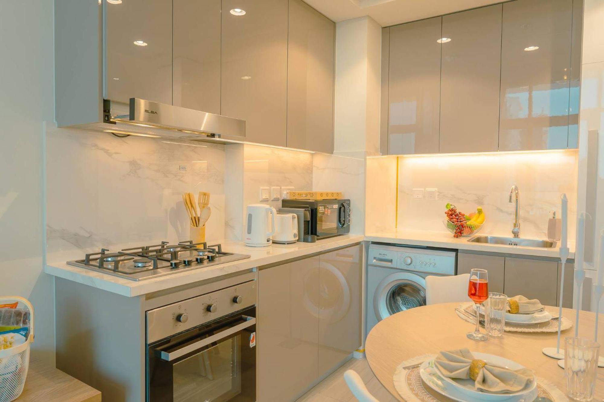 Apartment Airstay - Serene 1br - Community & Pool Views - Monthly Offer Available *